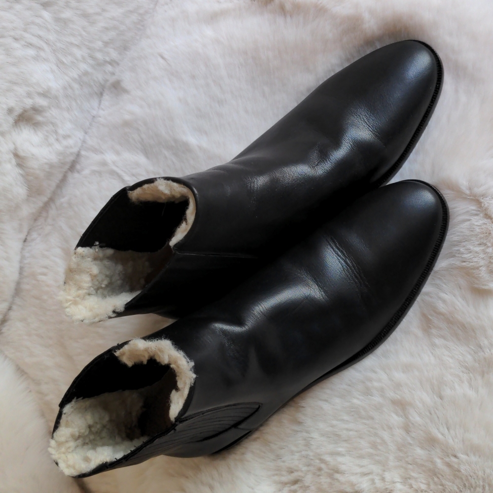 J.Crew Sherpa lined black leather Chelsea boots size 9.5 K2716